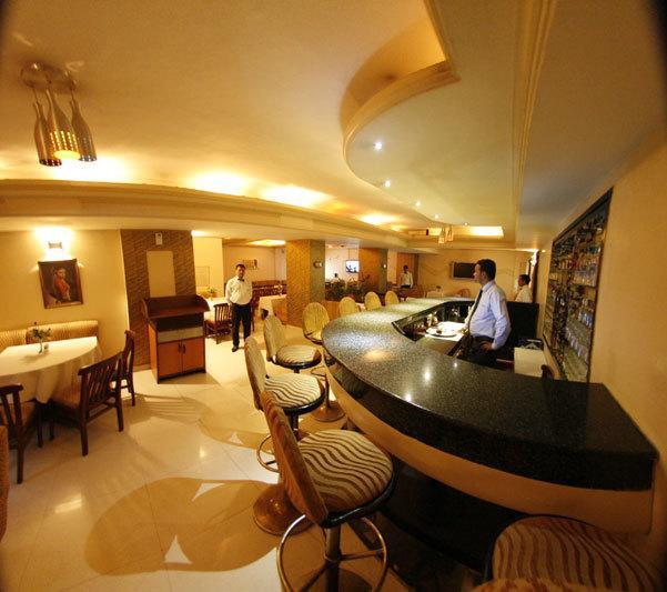 Hotel Dolphin Джаландхар Экстерьер фото